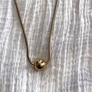 Vintage gold pendant necklace